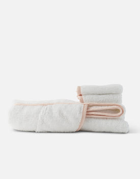 The Hooded Towel + 2 Washcloth Set in Coconut / Grapefruit